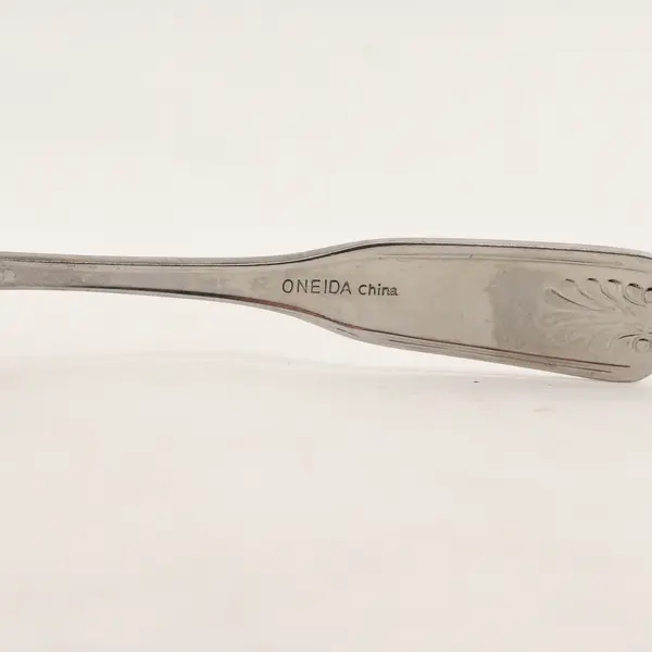 Set of 8 Oneida Laguna Stainless Steel Teaspoons