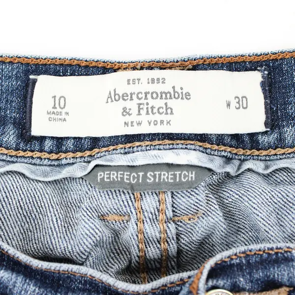 Abercrombie & Fitch Women's 10 30x9 Cuffed Perfect Stretch Denim Bermuda Shorts