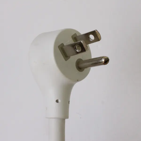 Quirky Pivot Power 6-Outlet Flexible Surge Protector Strip - Used/Untested