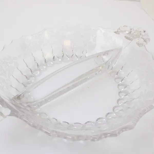 New Martinsville Glass Radiance Relish Dish 8.25" Etched with Meadow Wreath