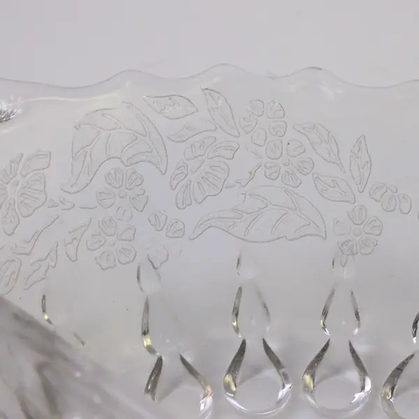 New Martinsville Glass Radiance Relish Dish 8.25" Etched with Meadow Wreath