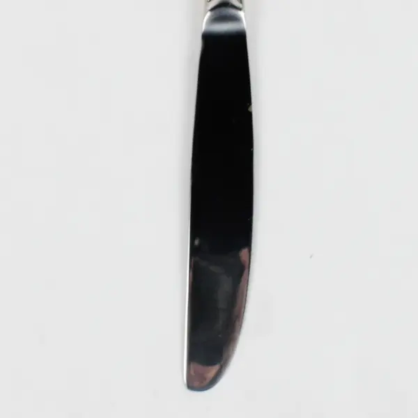 A Wallace Silver Regal Pearl Gold Accent Front/Back Dinner Knife 8.75" Good