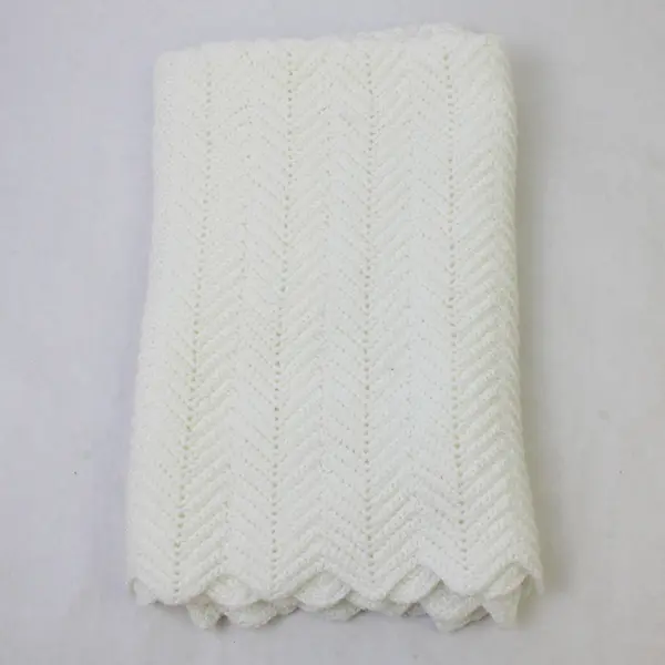 Handmade White Sawtooth Edge Knit Baby Blanket 28" x 36"
