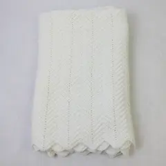 Handmade White Sawtooth Edge Knit Baby Blanket 28" x 36"