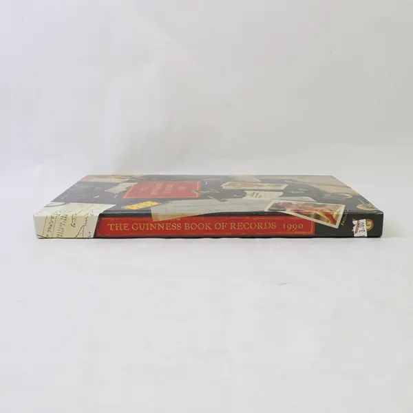 Guinness Book of Records 1990 Hardcover - Good Pre-Owned