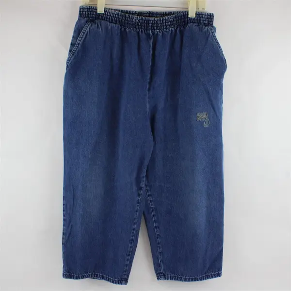 Chic Women's 18 Average Medium Wash Elastic Waist Pull On Denim Capri Pants