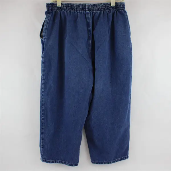 Chic Women's 18 Average Medium Wash Elastic Waist Pull On Denim Capri Pants