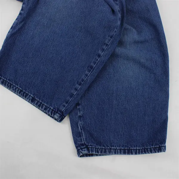 Chic Women's 18 Average Medium Wash Elastic Waist Pull On Denim Capri Pants