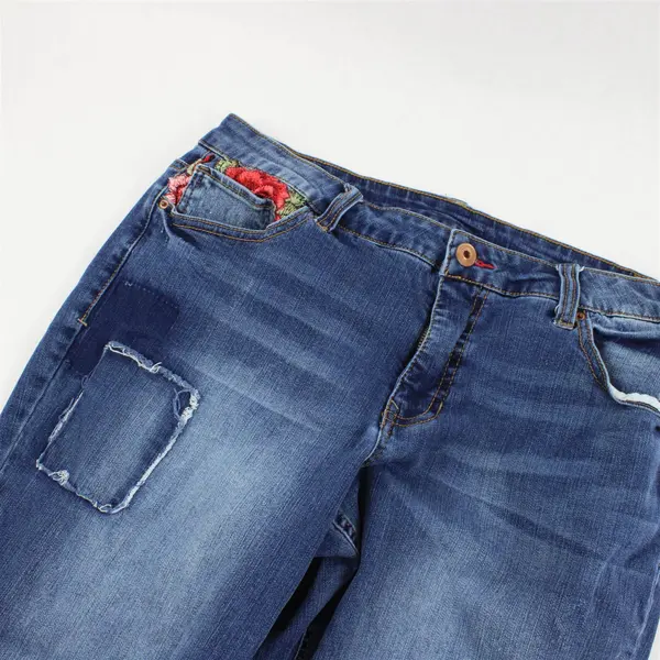 Y2K Faded Glory Women's 16W Floral Embroidered Distressed Cuffed Denim Jeans