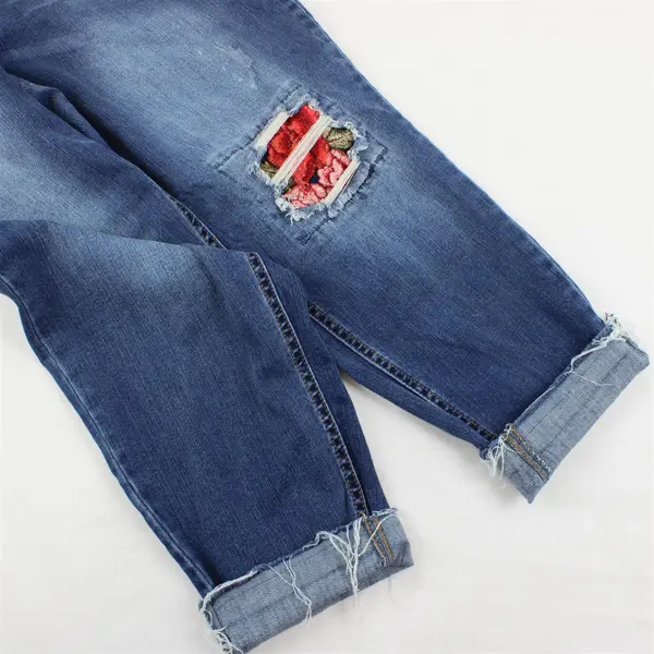 Y2K Faded Glory Women's 16W Floral Embroidered Distressed Cuffed Denim Jeans