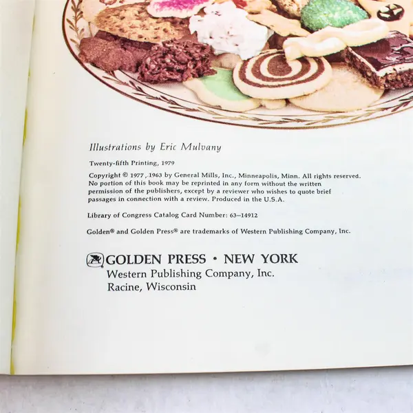 Lot of 3 Vintage Cookbooks - Betty Crocker, Women's Circle, Sunset