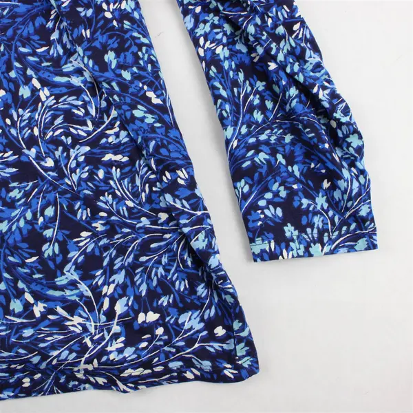 Roaman's Blue Floral Pattern Long-Sleeved V-Neck T-Shirt Women's 2X 26/28
