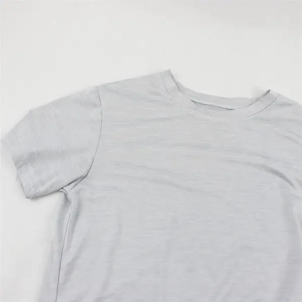 Real Essentials Light Gray Activewear T-Shirt Boys' Size Large