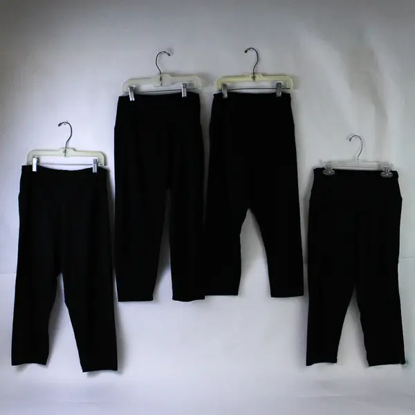 Lot of 4 Unbranded Women's XL Black Capri Length Stretch Leggings