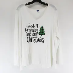 Old Navy Grammy Christmas White V-Neck Long-Sleeved T-Shirt Women's XL