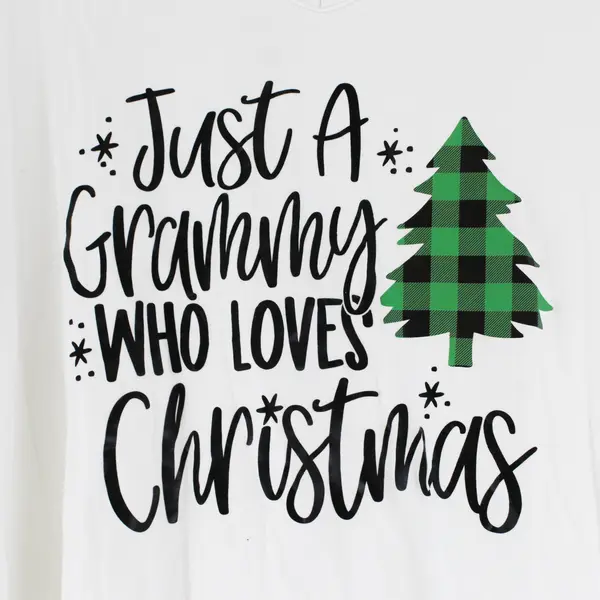 Old Navy Grammy Christmas White V-Neck Long-Sleeved T-Shirt Women's XL