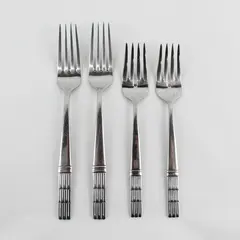Lot of 4 Oneida Silver Unknown Pattern 18/10 SS 2 Salad 2 Dinner Forks Good
