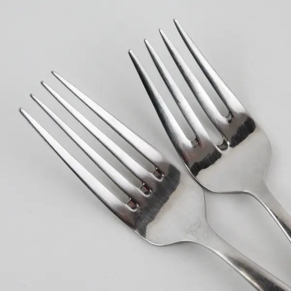 Lot of 4 Oneida Silver Unknown Pattern 18/10 SS 2 Salad 2 Dinner Forks Good