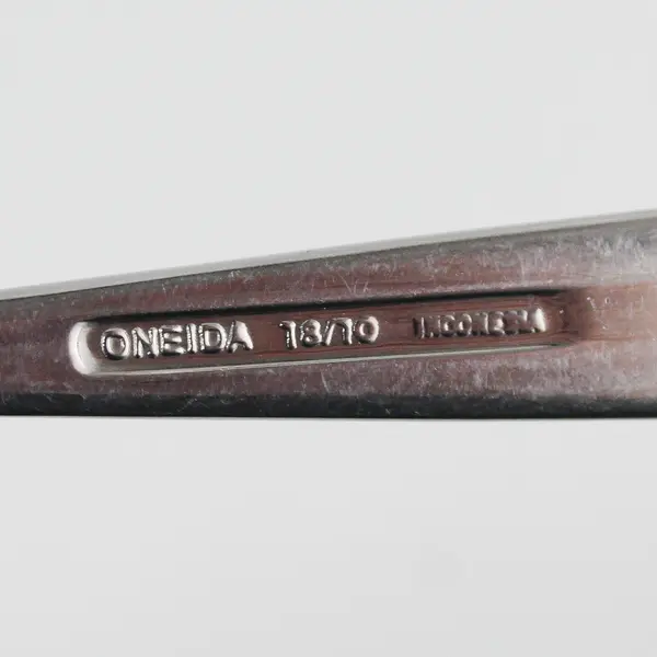 Lot of 4 Oneida Silver Unknown Pattern 18/10 SS 2 Salad 2 Dinner Forks Good