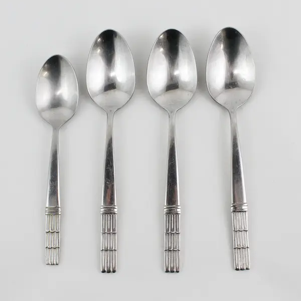Lot of 4 Oneida Silver Unknown Pattern 18/10 SS 1 Teaspoon 3 Oval Soup Spoons