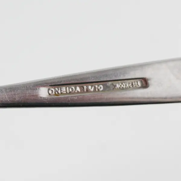 Lot of 4 Oneida Silver Unknown Pattern 18/10 SS 1 Teaspoon 3 Oval Soup Spoons