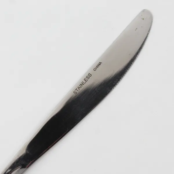 Lot of 8 Unbranded Stainless Solid Dinner Knives Made in China 9" Good Condition