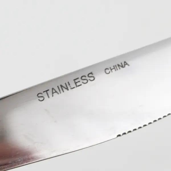 Lot of 8 Unbranded Stainless Solid Dinner Knives Made in China 9" Good Condition