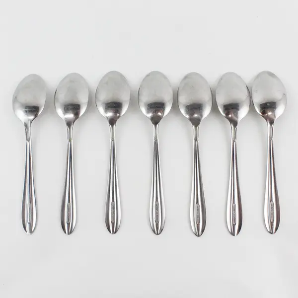 Lot of 7 Unbranded Stainless Steel Oval Soup Spoons Made in China 7.25" Good