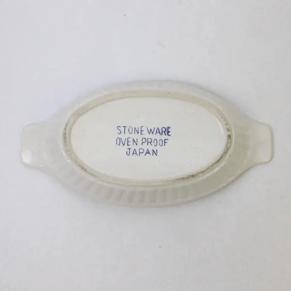 Lot of 2 White Ceramic Baking Dishes Ribbed Sides Handles 9in Bakeware