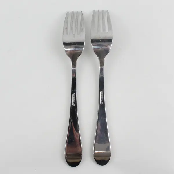 Lot of 2 Oneida Silver Icarus Pattern 18/10 Stainless Dinner Forks China 8"