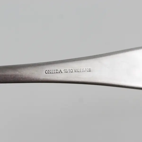 Lot of 6 Oneida Silver Icarus Pattern 18/10 SS Soup Spoons From Vietnam 7.75"