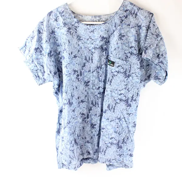 Scrub Med Blue Floral Pattern Short-Sleeved Scrubs Top Women's Size 14-16