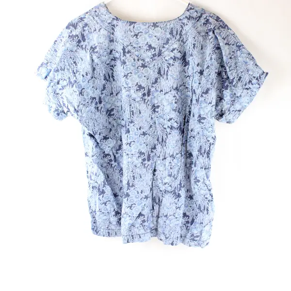 Scrub Med Blue Floral Pattern Short-Sleeved Scrubs Top Women's Size 14-16