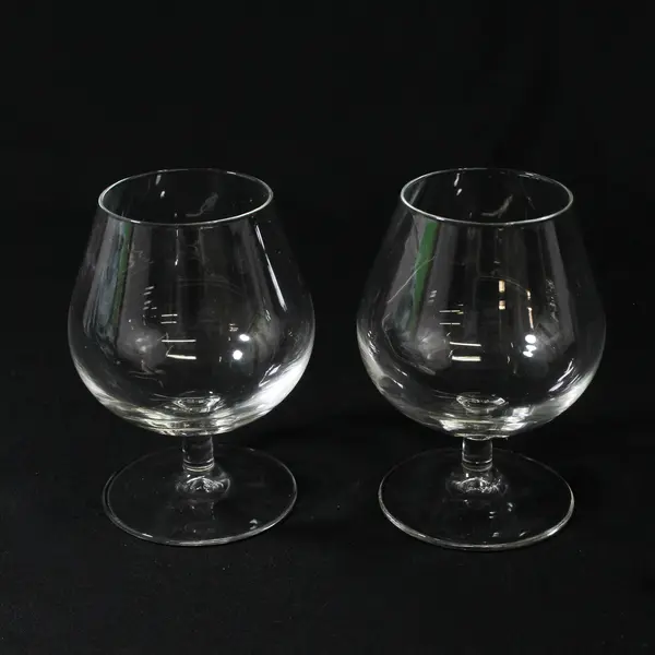 Lot Of 2 Unbranded Matching Clear Glass Brandy/Cognac Glasses 4.5" Tall 3.5"