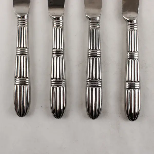 Lot of 4 Pfaltzgraff Strata Stainless Steel Dinner Knives 9"