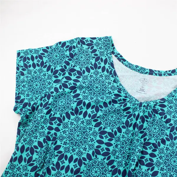 St. John's Bay Navy and Teal Floral Mandala Pattern V-Neck T-Shirt Women's 3X