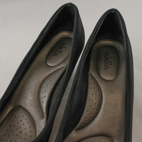 Abella Judith Black Pointed Kitten Heels Women's US 9