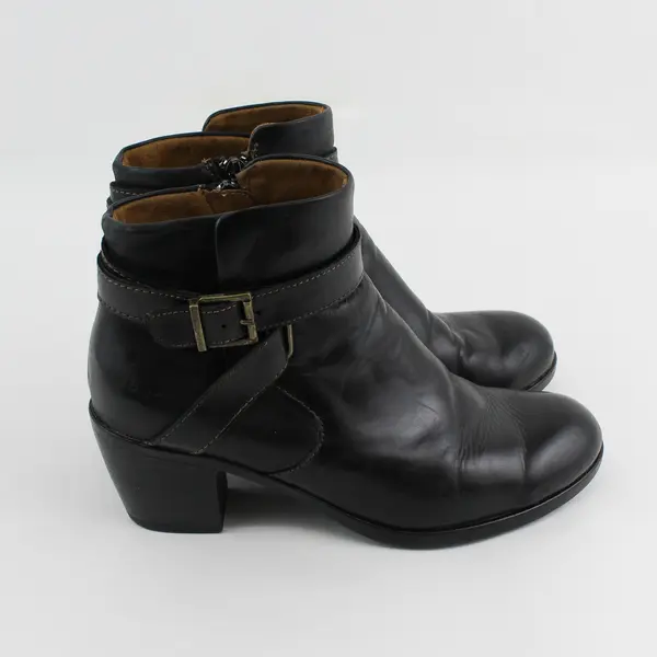 B.O.C Black Leather Booties Buckle Accent Women's US 8-1/2M