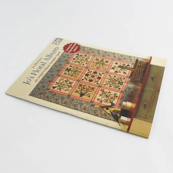 Jo's Floral Album an Artful 9-Block Sampler Quilt by Jo Morton Paperback 2017