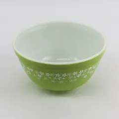 Vintage Pyrex Spring Blossom/Crazy Daisy Green Flora Glass #402 Mixing Bowl 7.5"
