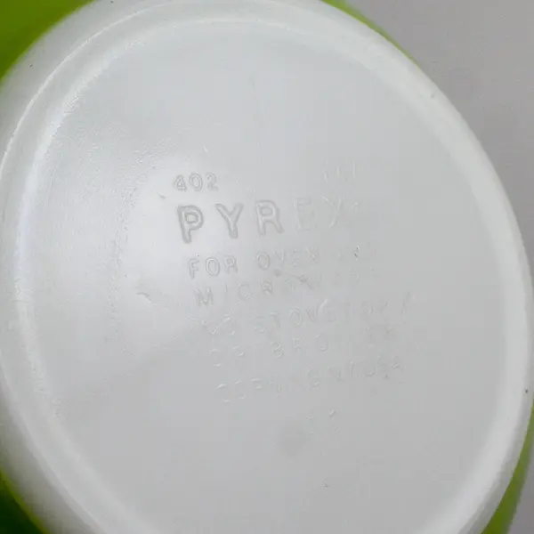 Vintage Pyrex Spring Blossom/Crazy Daisy Green Flora Glass #402 Mixing Bowl 7.5"