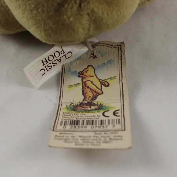 Vintage GUND Disney Classic Winnie the Pooh 6" Plush Beanbag Toy with Tags
