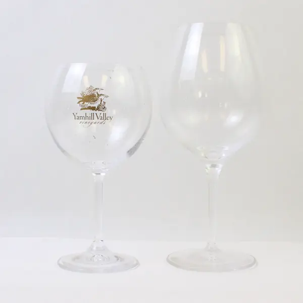 Lot of 2 WillaKenzie Estate Wine Glasses Clear Curved Bowl