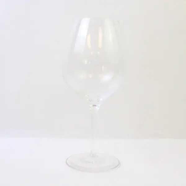 Lot of 2 WillaKenzie Estate Wine Glasses Clear Curved Bowl
