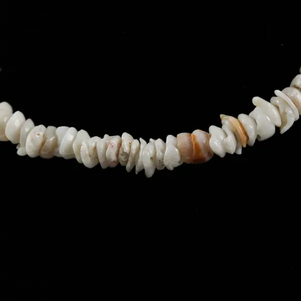 Vintage Puka Shell Choker Necklace 15” - White Shells