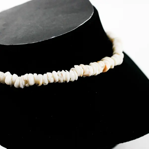 Vintage Puka Shell Choker Necklace 15” - White Shells