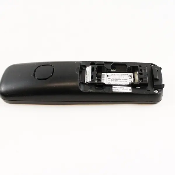 Panasonic KX-TGD560 Link2Cell Bluetooth Cordless Phone System 3 Handsets