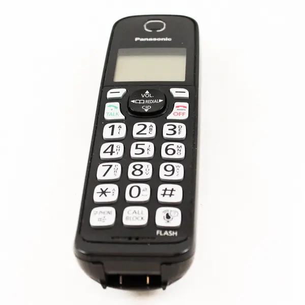 Panasonic KX-TGD560 Link2Cell Bluetooth Cordless Phone System 3 Handsets