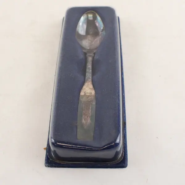 Vintage Canada Souvenir Silver-Plate Spoon Collectible 5in