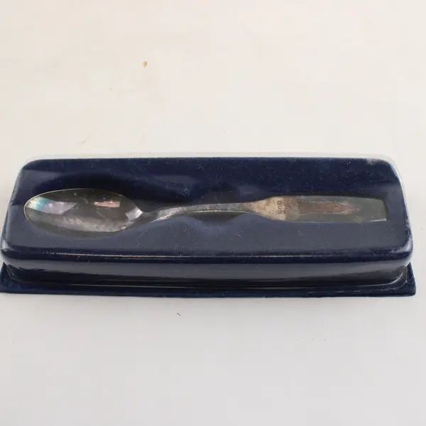 Vintage Canada Souvenir Silver-Plate Spoon Collectible 5in